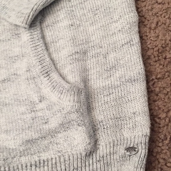 American Eagle Hooded Sweater - Picture 4 of 5